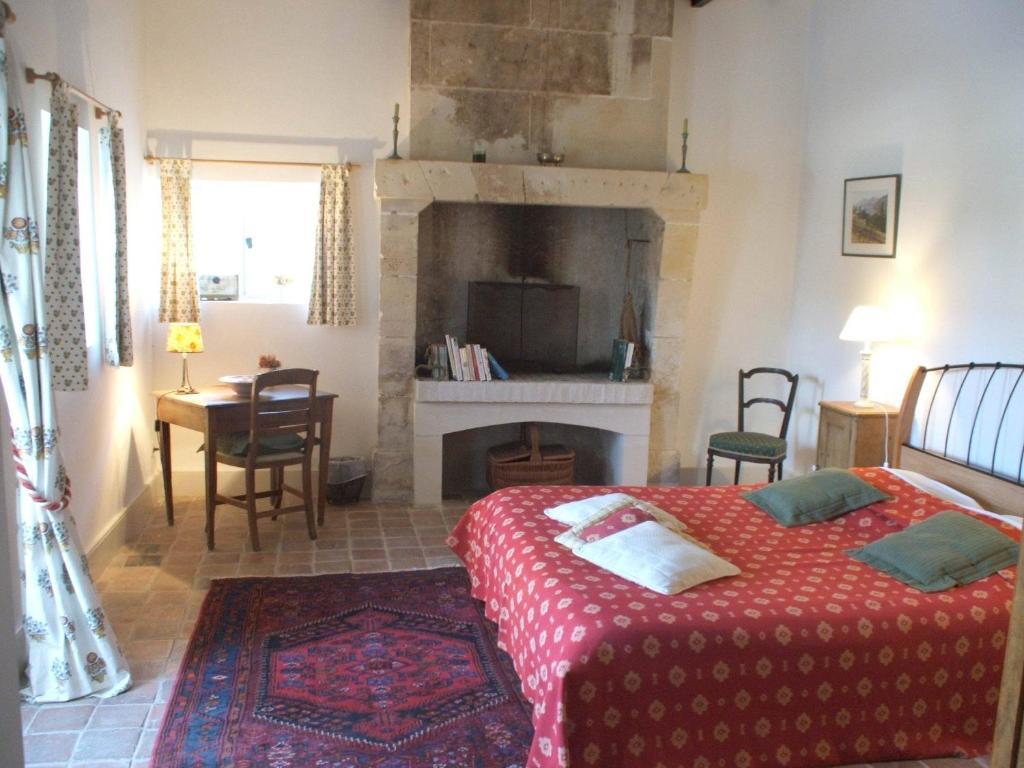 Manoir De La Rousselliere Aparthotel Loches Buitenkant foto