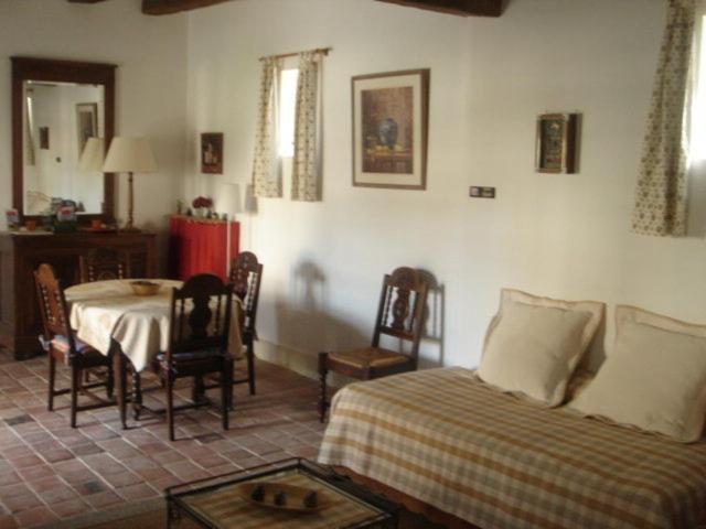 Manoir De La Rousselliere Aparthotel Loches Buitenkant foto