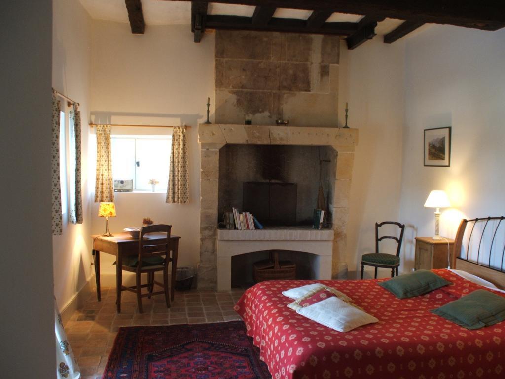 Manoir De La Rousselliere Aparthotel Loches Buitenkant foto