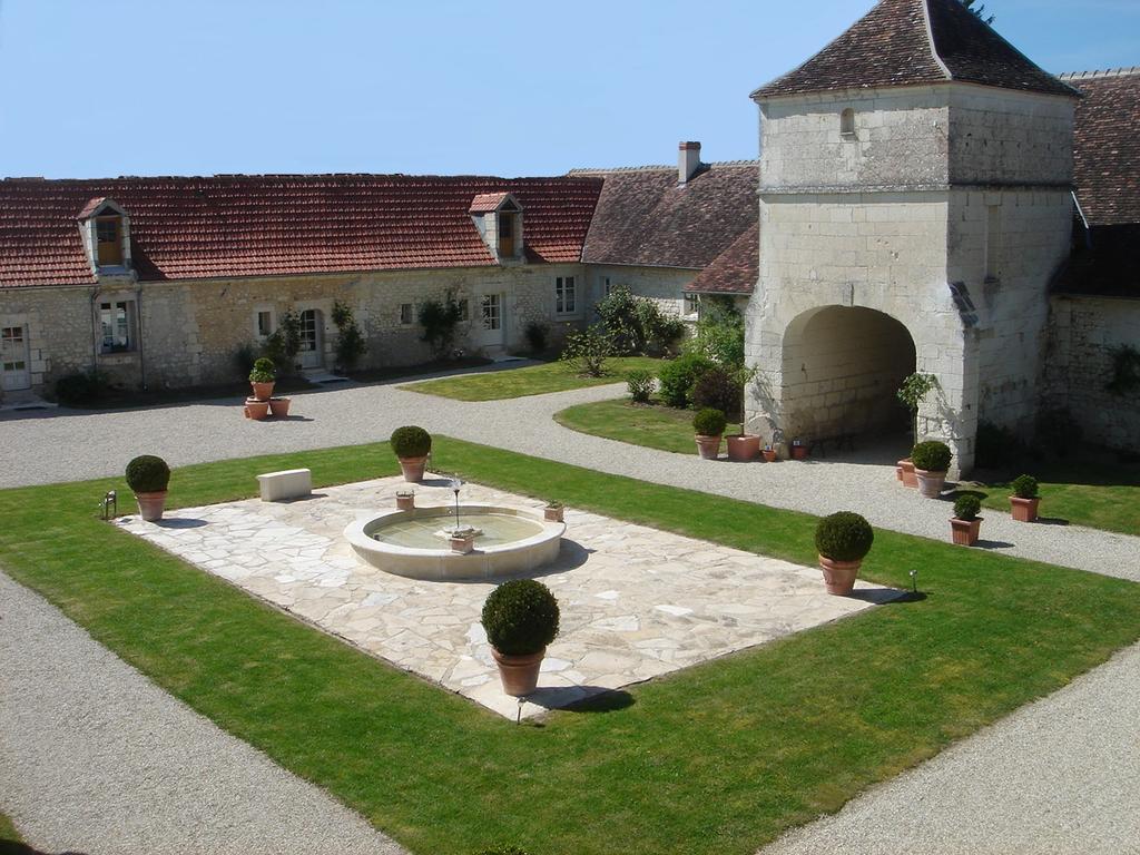 Manoir De La Rousselliere Aparthotel Loches Buitenkant foto