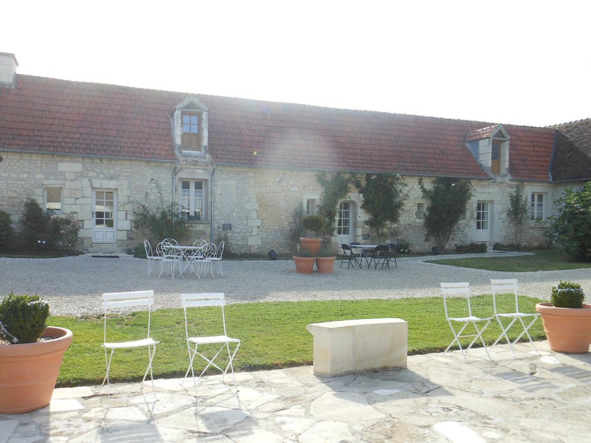 Manoir De La Rousselliere Aparthotel Loches Buitenkant foto