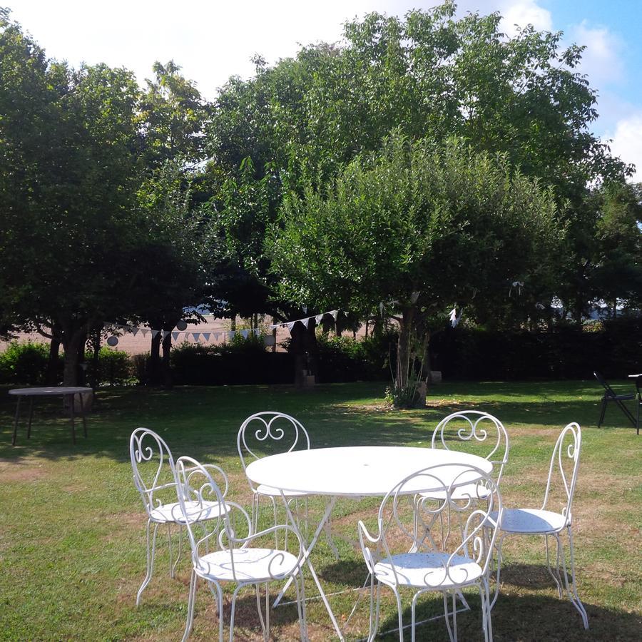 Manoir De La Rousselliere Aparthotel Loches Buitenkant foto
