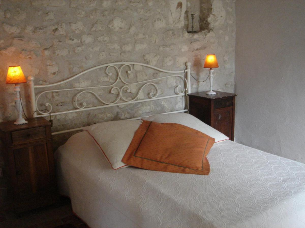 Manoir De La Rousselliere Aparthotel Loches Kamer foto